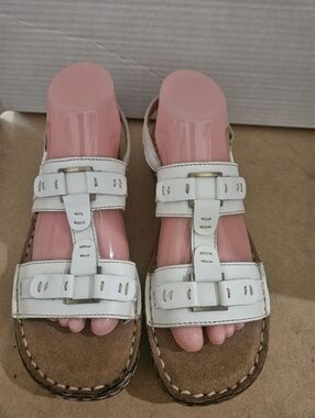 Naturalizer White Leather Strappy Slighback Sandals. Womens Size 9.5 (Bin21)